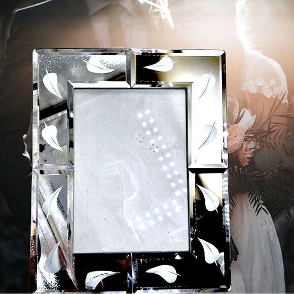 5 x 7 l Mirrored l Frosted Leaf l Picture Frame with Easel l Glass l Vintage - Picture 7 of 7
